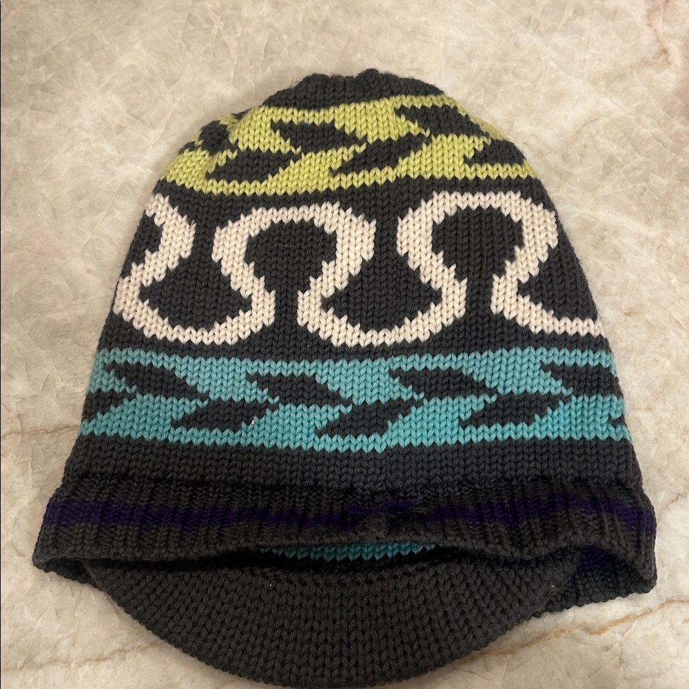 Lululemon Wool Hat with Brim- one size
Super soft non itchy wool